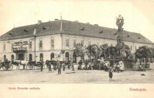 1911 Érsekújvár, Nové Zamky; Arany Oroszlán szálloda, Szentháromság szobor, lovashintók. Adler József kiadása / hotel, monument, chariots