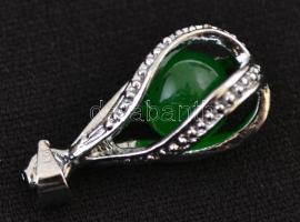 Ezüst (Ag) kígyó lánc, jelzett, h: 60 cm, nettó: 5,2 g + fém foglalatos jáde medállal, h: 2 cm