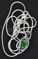 Ezüst (Ag) kígyó lánc, jelzett, h: 60 cm, nettó: 5,2 g + fém foglalatos jáde medállal, h: 2 cm