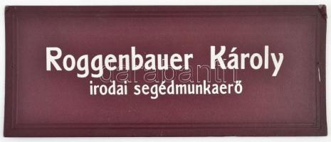 cca 1937-1940 Roggenbauer Károly irodai segédmunkaerő és Romhányi Károly ah. főtiszt névtáblák, az egyik hátoldalán írással, 20x10 cm és 27x11 cm