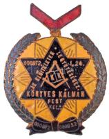 ~1900. Könyves Kálmán Páholy jelvénye zománcozott Br gomblyukjelvény. AZ ELŐÍTÉLETEK LEGYŐZÉSÉHEZ - KÖNYVES KÁLMÁN - PEST - KEL: - 000872 - I. 24. (39x31mm) T:1- / Hungary ~1900. Coloman the Learned Lodge badge enamelled Br button badge (39x31mm) C:AU