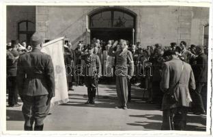 1940 Nagyvárad, Oradea; bevonulás, Soós István polgármester köszönti a honvédeket / entry of the Hungarian troops, mayor welcomes the Hungarian soldiers. photo
