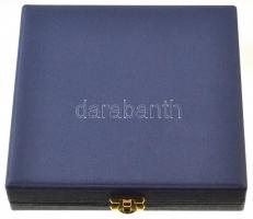 ~1970. "A munkában eltöltött évekért" egyoldalas Br érem szignóval, dísztokban (88mm) T:1