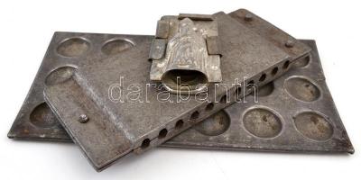 Régi fém csokiformák, 3 db, 9×5, 23×13 cm, 20×18 cm (párban)