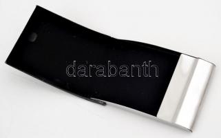 Mágnessel záródó névjegykártyatartó, műbőr és fém elemekből, 6,5x10 cm