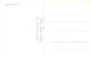 Selmecbánya, Schemnitz, Banska Stiavnica; utcakép templomokkal, autóbusz, gyógyszertár, szálloda, üz...