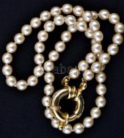 Gyöngysor dekoratív aranyszínű kapoccsal, h: 38 cm