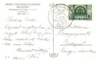 1940 Kolozsvár, Cluj; bevonulás, honleányok a katonák által megtaposott rózsákért nyúlnak  / entry o...