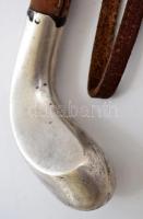 cca 1940 Lovaglópálca, ezüst (Ag.) markolatvéggel, fa-bőr, jelzett, a markolatvégen koronás "P....
