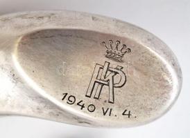 cca 1940 Lovaglópálca, ezüst (Ag.) markolatvéggel, fa-bőr, jelzett, a markolatvégen koronás "P....