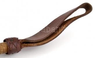 cca 1940 Lovaglópálca, ezüst (Ag.) markolatvéggel, fa-bőr, jelzett, a markolatvégen koronás "P....