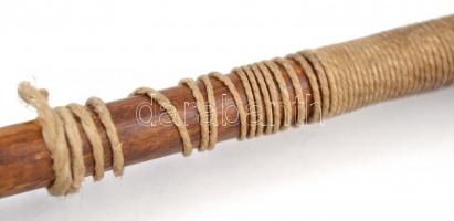 cca 1940 Lovaglópálca, ezüst (Ag.) markolatvéggel, fa-bőr, jelzett, a markolatvégen koronás "P....