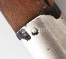 cca 1940 Lovaglópálca, ezüst (Ag.) markolatvéggel, fa-bőr, jelzett, a markolatvégen koronás "P....