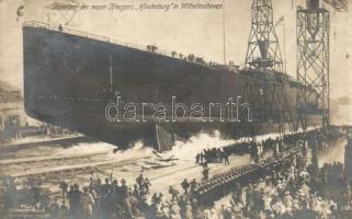 1918 Stapellauf des neuen Kreuzers Hindenburg in Wilhelshaven / WWI German Kaiserliche Marine, launching of SMS Hindenburg