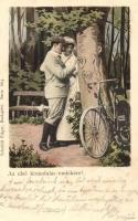 1903 Az első kirándulás emlékére! Kerékpáros pár / Cyclist couple with bicycle. Romantic art postcard