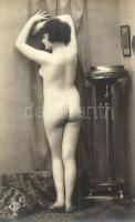 Vintage erotic nude lady. Fabrication Francaise. J.B. 37.