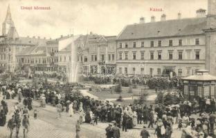 1910 Kassa, Kosice; Úrnapi körmenet a Fő téren / religious procession on the main square