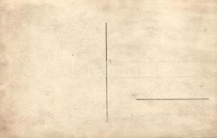 11 db első világháborús és azelőtti magyar és cs. és kir. katonai fotó képeslap. csoportképek, temet...