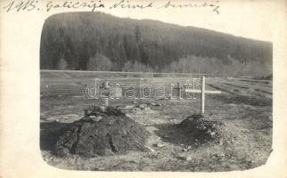 11 db első világháborús és azelőtti magyar és cs. és kir. katonai fotó képeslap. csoportképek, temet...