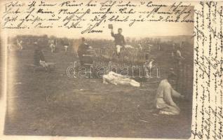 11 db első világháborús és azelőtti magyar és cs. és kir. katonai fotó képeslap. csoportképek, temet...