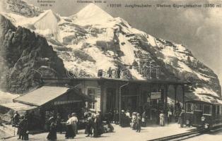 Eigergletscher (Lauterbrunnen); Jungfraubahn Station / railway station with train