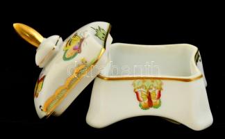 Herendi Viktória mintás porcelán bonbonier, kézzel festett, jelzett, kis kopásnyomokkal, 8x7x7 cm