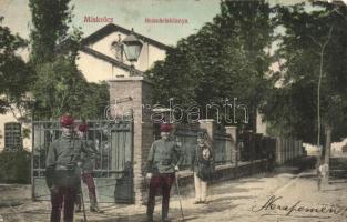1909 Miskolc, Huszár laktanya bejárata (EK)