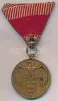 Ausztria 1932. "Háborús Emlékérem 1914-1918" aranyozott Br kitüntetés nem saját mellszalagon T:2 Austria 1932. "Great War Commemorative Medal 1914-1918" gilt Br medallion with not its own ribbon C:XF