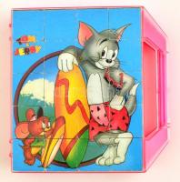 Kocka kirakós játék Disney-figurákkal, saját dobozában
