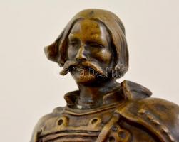 Ábrán Zoltán (1906-1986): Huszár. Patinázott bronz, jelzett, márvány talapzaton, m:43 cm (talpazat n...