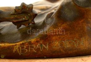 Ábrán Zoltán (1906-1986): Huszár. Patinázott bronz, jelzett, márvány talapzaton, m:43 cm (talpazat n...
