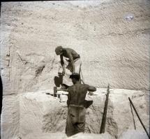 Vegyes témájú fotónegatívok (szobabelső, tenisz, katonai, stb.), 25 db, 6x6 és 6x9 cm