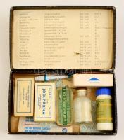 Útipatika készlet, papír dobozban, tartalommal, korabeli és későbbi gyógyszerekkel