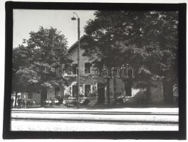 cca 1920 Fonyód, vasútállomás, üveg diapozitív, 9x12 cm