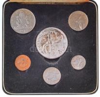 Bermuda 1970. 1c-1$ (6xklf) forgalmi sor dísztokban, közte 1970. 1$ Ag II. Erzsébet T:1 patina, szennyeződés Bermuda 1970. 1 Cent - 1 Dollar (6xdiff) coin set in case, including 1970. 1 Dollar Ag Elizabeth II. C:UNC patina, stain
