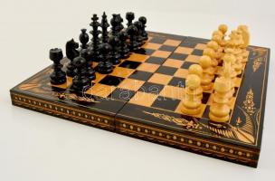 Dekoratív nagyméretű sakk készlet, fa, újszerű állapotban, 50x50 cm
