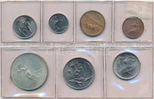Dél-Afrika 1967. 1c-1R (7xklf) forgalmi sor zárt fóliacsomagolásban, közte 1967. 1R Ag Dr. Verwoerd halálának első évfordulója T:1,1- patina South Africa 1967. 1 Cent - 1 Rand (7xdiff) coin set in sealed foil packing, including 1967. 1 Rand Ag 1st Anniversary - Death of Dr. Verwoerd C:UNC,AU patina