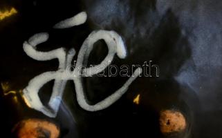 Iparművészeti Vállalatos Gorka Lívia halas tálka, mázas kerámia, jelzett, apró kopásokkal, 15×12×5,5...