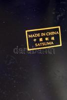 Kobaltkék kínai váza, matricás, jelzett, kopásokkal, m: 26 cm