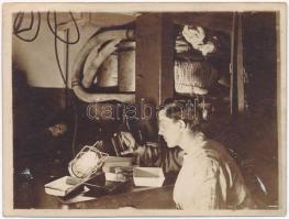 cca 1910 Fényképész egy k.u.k. hadihajón, fotó, 9×12 cm