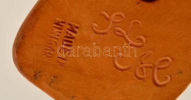 Kovács Margit (1902-1977): Széken ülő kislány. Terrakotta, engobe díszítéssel, jelzett, hibátlan, m:...