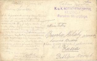 1915 Keszthely, Cs. és kir. szükségkórház udvara sérült katonákkal és kopasztott csirkét tartó konyh...