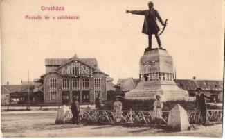 Orosháza, Kossuth tér és szobor, színház. Pless N. kiadása 306.