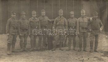 1916 Kolozsvár, Cluj; katonák csoportképe ágyúval és tölténnyel / WWI K.u.K. military, soldiers with cannon and cartridge. photo (EB)
