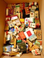 Óriási cigarettagyűjtemény. 800 doboz bontatlan cigarettásdoboz. Mind különböző. Az 1960-as évektől....