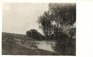 Ipolytölgyes, Teldes; Ipoly részlet, fürdőzők / Ipel riverside, bathing people (EK)