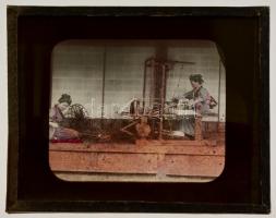 cca 1900 Japánban készült 16 db színezett üveg pozitív fotó. Japán népviselet, szövés, városképek, M...