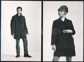 cca 1968 Divatfotók, férfi és női manökenek bőr ruházatban, 4 db vintage fotó, 17x12 cm