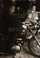 cca 1948 Csepel motorok, kerékpárok, varrógépek, 15 db szabadon felhasználható, vintage negatív Rózs...