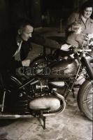 cca 1948 Csepel motorok, kerékpárok, varrógépek, 15 db szabadon felhasználható, vintage negatív Rózs...